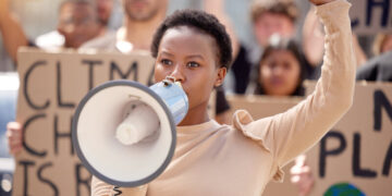 Guia Completo de Pesquisas de Opinião: Importância, Métodos e Impacto