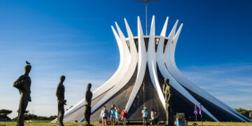 Desenvolvimento Urbano de Brasília: Planejamento, Desafios e Perspectivas Futuras