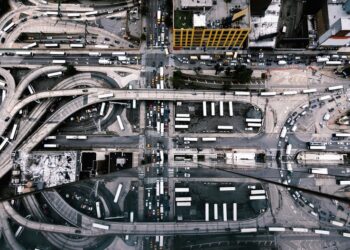 Desenvolvimento Urbano e Infraestrutura: Desafios e Tendências