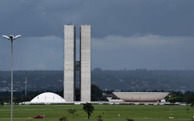 Política Nacional: O Impacto do Orçamento nos Estados